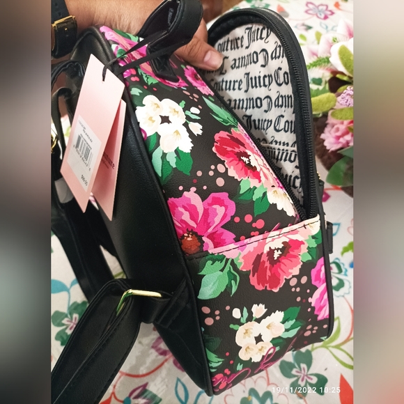 Authentic Floral Juicy Couture Peek-A-Bow Backpack NWT - Picture 6 of 14